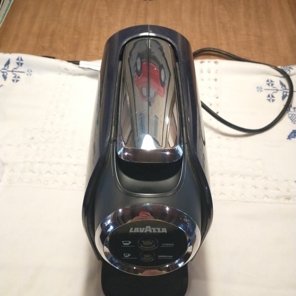 Lavazza BLUE Classy Mini Single Serve Espresso Coffee Machine - Picture 6 of 8